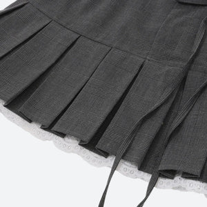 Lace Trim Pleated Mini Skirt