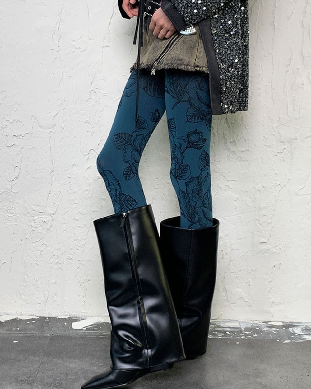 Blue Roses Patterned Tights