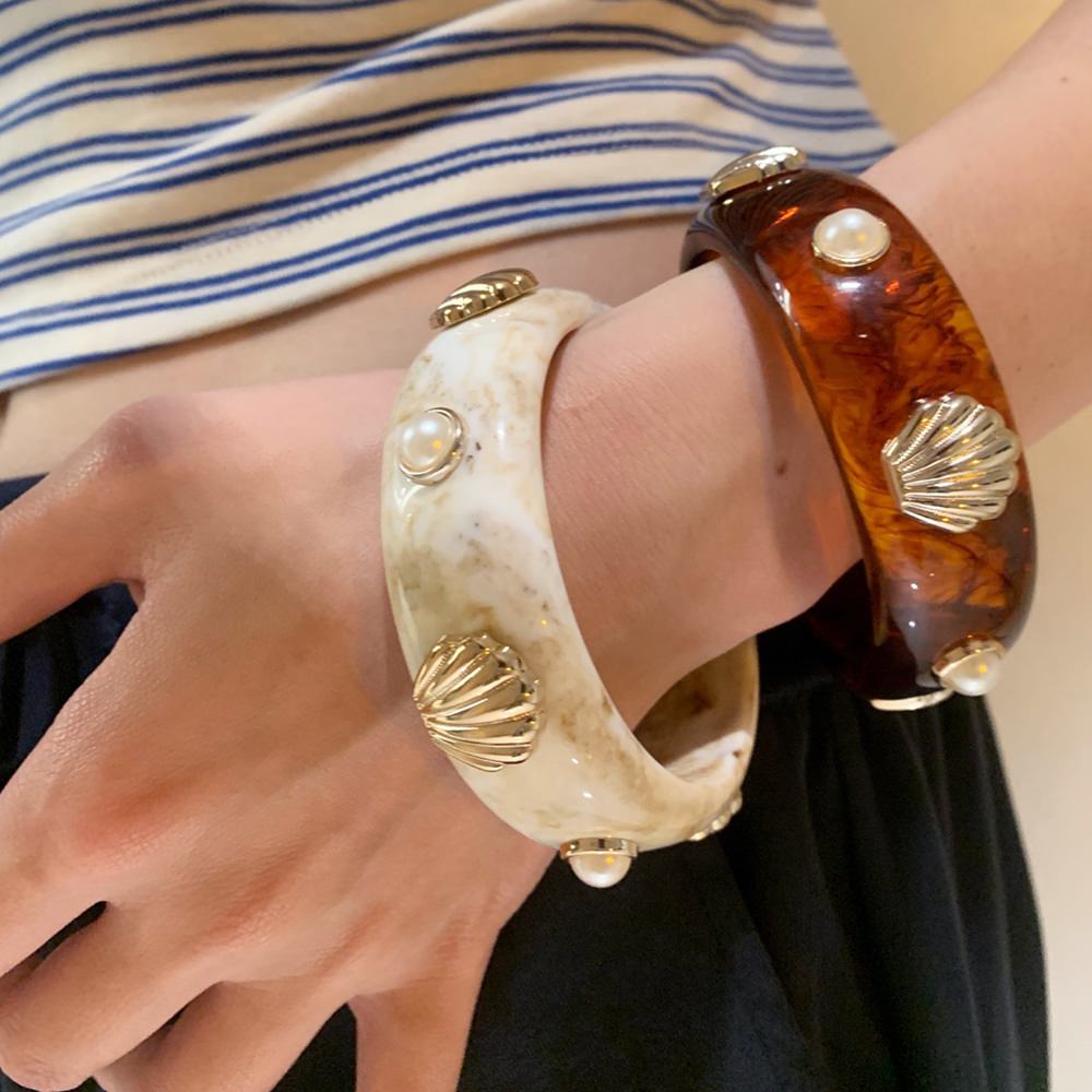 Seashell Oversized Bracelet